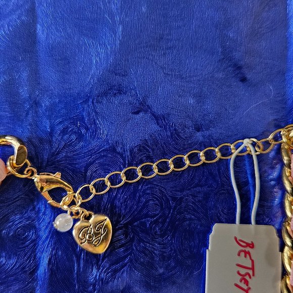 Betsey Johnson Valentine's or Any Day Charm Necklace - NWT - Picture 11 of 13